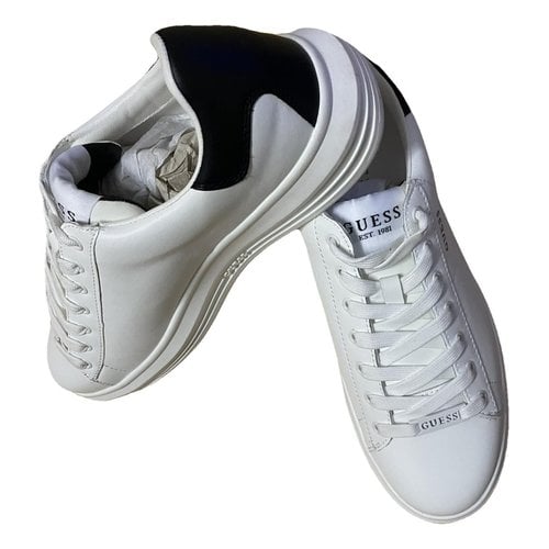 Pre-owned Guess Leather Low Trainers In White