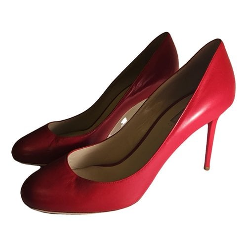 Pre-owned Giorgio Armani Leather Heels In Red
