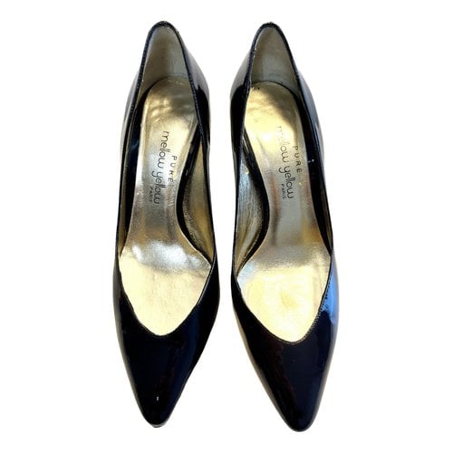 Pre-owned Mellow Yellow Patent Leather Heels In Black