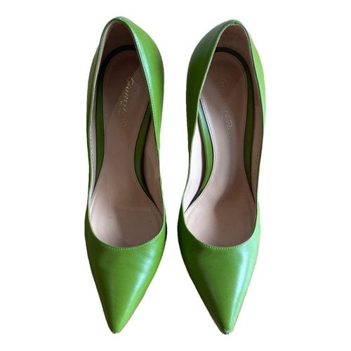 Pre-owned Gianvito Rossi Leather Heels In Green
