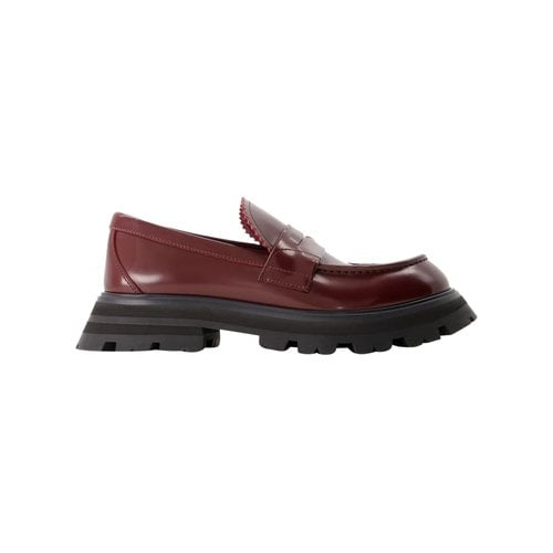 Pre-owned Alexander Mcqueen Leather Flats In Burgundy