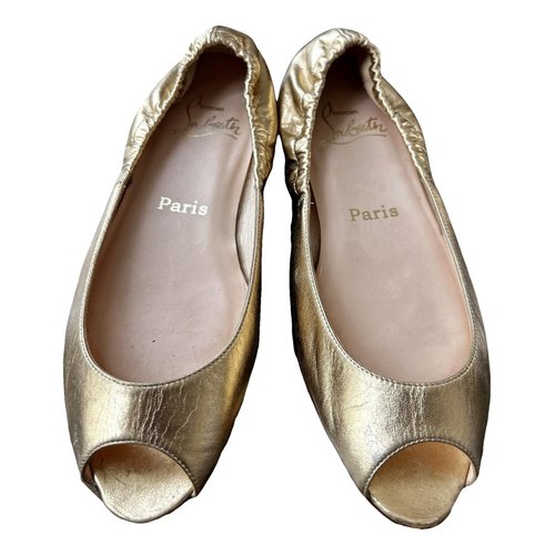 Pre-owned Christian Louboutin Leather Flats In Gold
