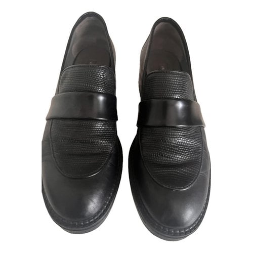 Pre-owned Janet & Janet Leather Flats In Black