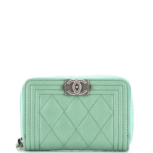 Pre-owned Chanel Leather Clutch Bag In Green