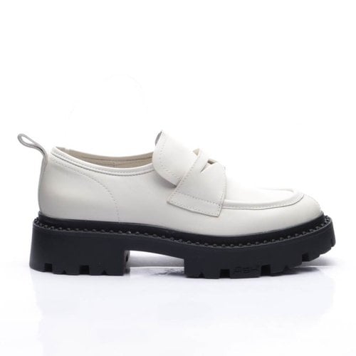Pre-owned Ash Leather Flats In White