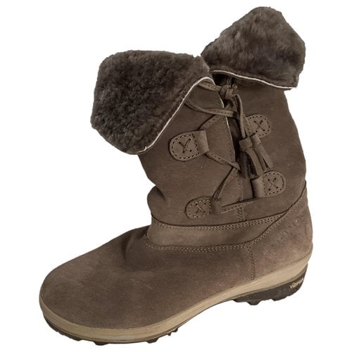 Pre-owned Vibram Shearling Snow Boots In Beige