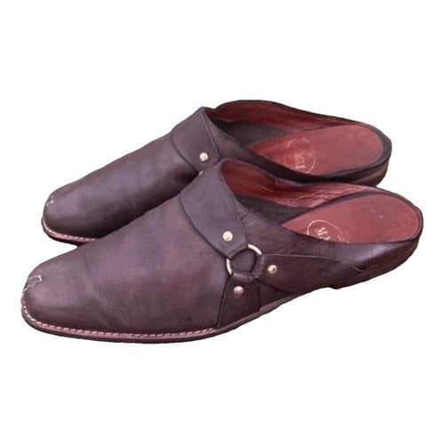 Pre-owned Bruno Magli Leather Flats In Brown