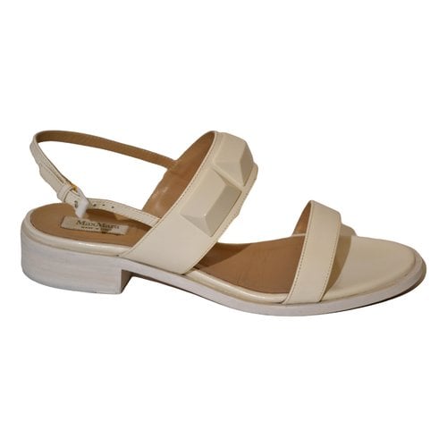 Pre-owned Max Mara Patent Leather Sandal In White