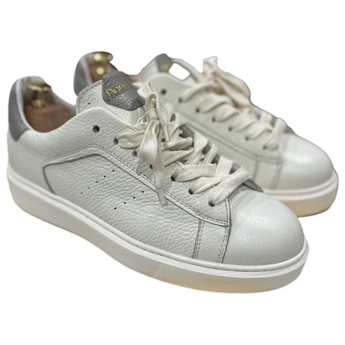 Pre-owned Doucal's Leather Low Trainers In White