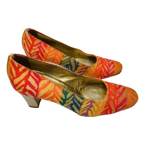 Pre-owned Bally Cloth Flats In Gold