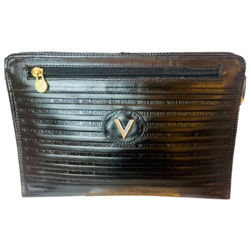 Pre-owned Valentino By Mario Valentino Leather Clutch Bag In Black