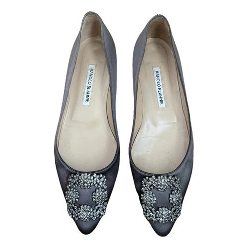 Pre-owned Manolo Blahnik Hangisi Cloth Flats In Grey