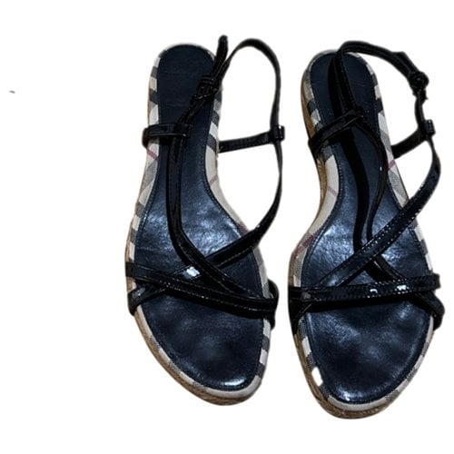Pre-owned Burberry Patent Leather Flats In Black