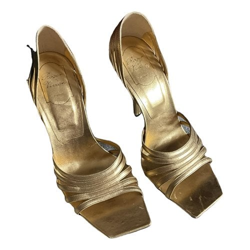 Pre-owned Roger Vivier Leather Heels In Gold