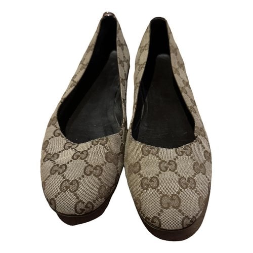 Pre-owned Gucci Cloth Ballet Flats In Beige