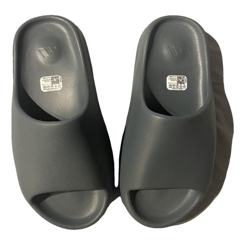 Pre-owned Yeezy X Adidas Slide Sandals In Grey