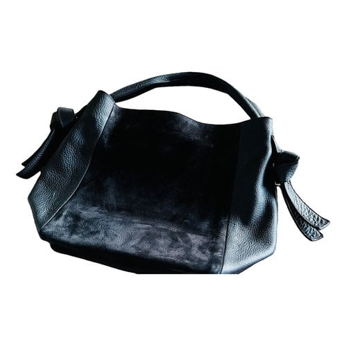 Pre-owned Closed Leather Handbag In Black