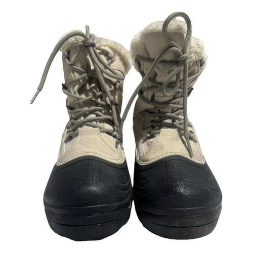 Pre-owned Columbia Snow Boots In Black