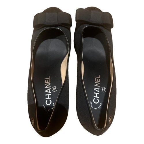 Pre-owned Chanel Cloth Heels In Black