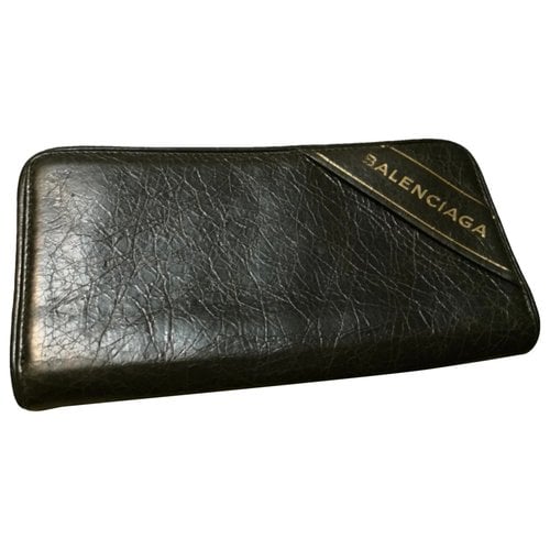 Pre-owned Balenciaga Leather Wallet In Green