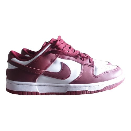 Pre-owned Nike Sb Dunk Low Leather Low Trainers In Burgundy