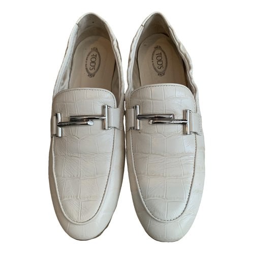 Pre-owned Tod's Leather Flats In Ecru