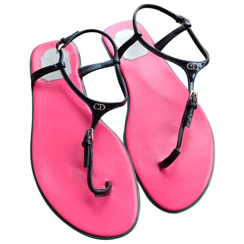 Pre-owned Dior Patent Leather Flip Flops In Black