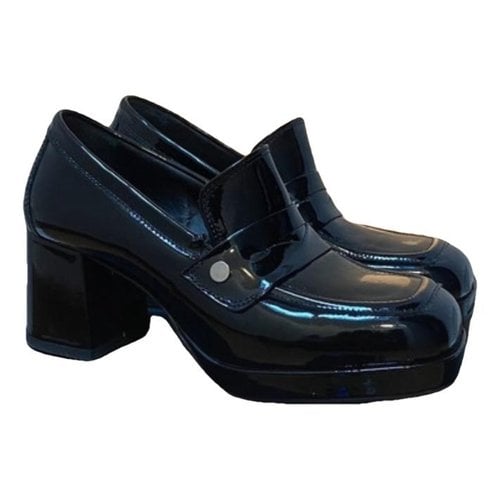 Pre-owned Poesie Veneziane Patent Leather Flats In Black