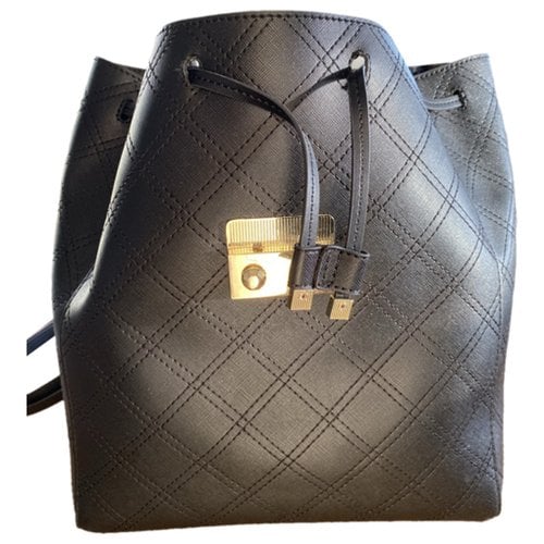 Pre-owned Guess Vegan Leather Backpack In Black