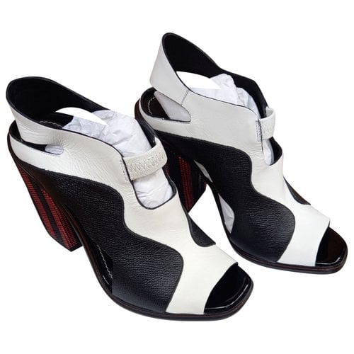 Pre-owned Proenza Schouler Leather Sandals In White