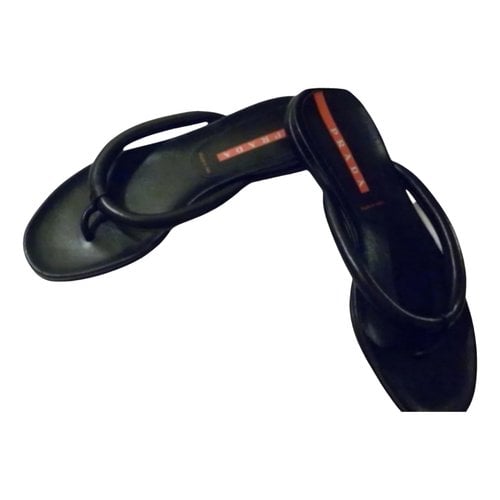 Pre-owned Prada Leather Flip Flops In Black