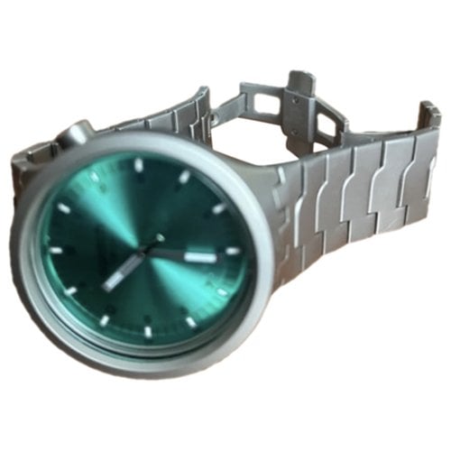 Pre-owned Swatch Watch In Green