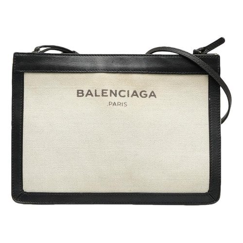 Pre-owned Balenciaga Cloth Crossbody Bag In White