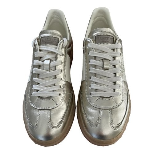 Pre-owned Valentino Garavani Leather Trainers In Gold
