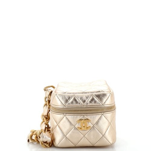 Pre-owned Chanel Leather Clutch Bag In Gold