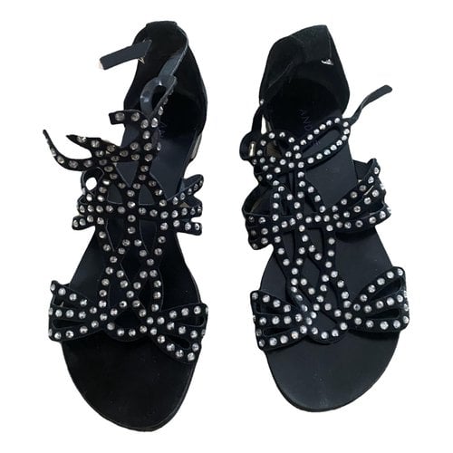 Pre-owned André Sandals In Black