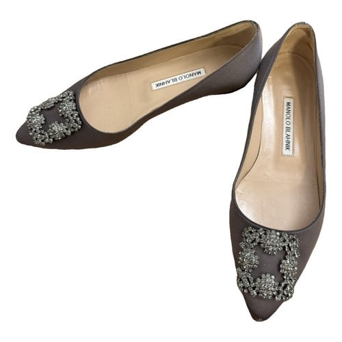 Pre-owned Manolo Blahnik Hangisi Leather Ballet Flats In Grey