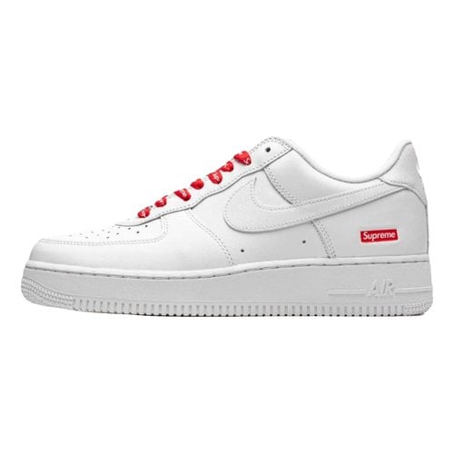 Pre-owned Nike X Supreme Leather Low Trainers In White