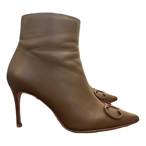 Pre-owned Carolina Herrera Leather Ankle Boots In Camel