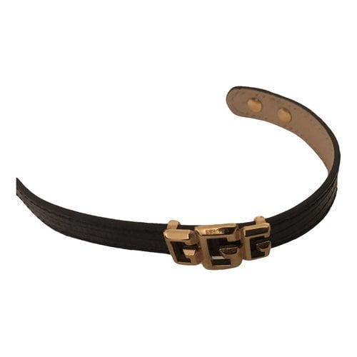Pre-owned Guess Leather Bracelet In Black