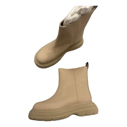 Pre-owned Gia Couture Leather Boots In Beige