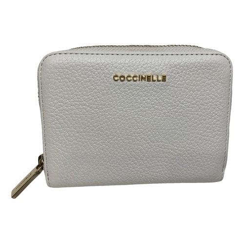 Pre-owned Coccinelle Leather Wallet In White