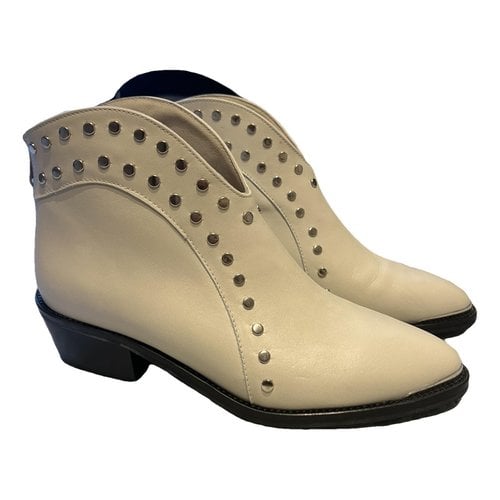 Pre-owned Hush Leather Boots In White