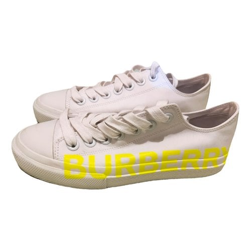 Pre-owned Burberry Cloth Flats In White