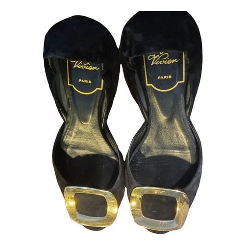 Pre-owned Roger Vivier Leather Flats In Black