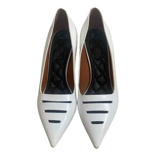 Pre-owned Celine Leather Ballet Flats In White