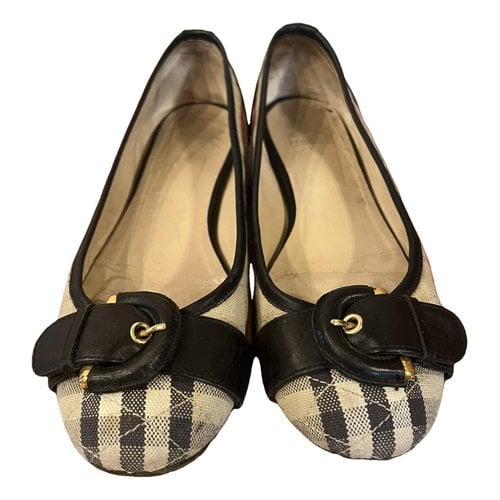 Pre-owned Burberry Leather Ballet Flats In Beige