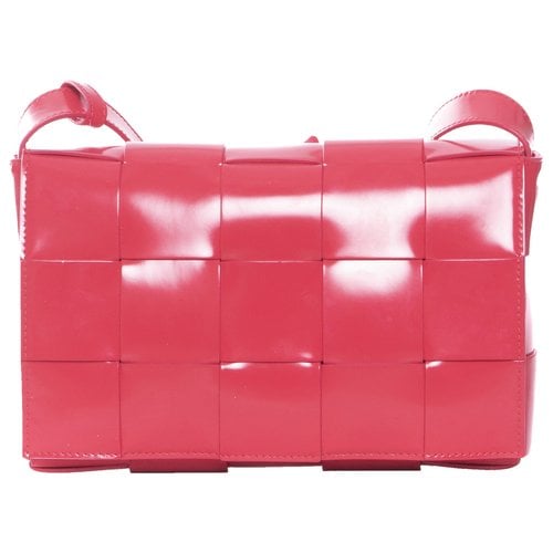 Pre-owned Bottega Veneta Cassette Patent Leather Crossbody Bag In Pink