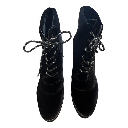 Pre-owned Stuart Weitzman Velvet Boots In Black