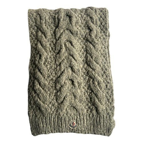 Pre-owned Moncler Wool Scarf In Grey